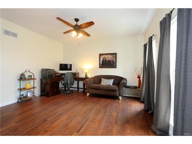848 Castle Pines Dr, Ballwin, MO 63021 photo 4