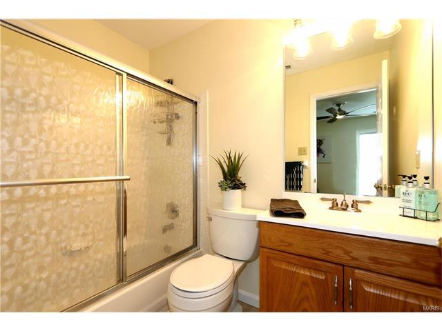 848 Castle Pines Dr, Ballwin, MO 63021 photo 30