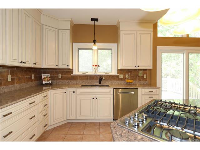 848 Castle Pines Dr, Ballwin, MO 63021 photo 17