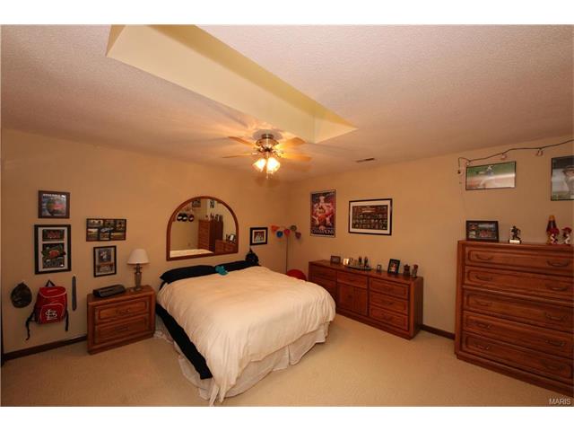 580 Broeker Ln, O'fallon, MO 63366 photo 17