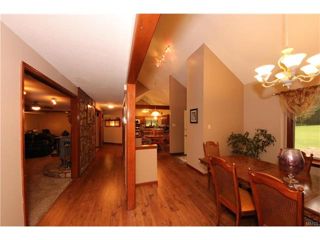 580 Broeker Ln, O'fallon, MO 63366 photo 9