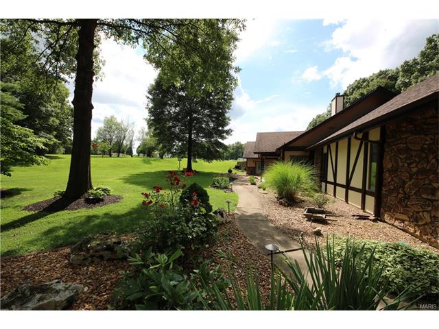 580 Broeker Ln, O'fallon, MO 63366 photo 4