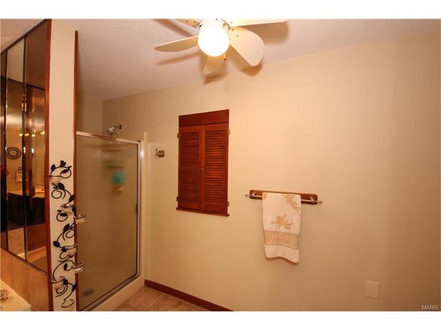 580 Broeker Ln, O'fallon, MO 63366 photo 15