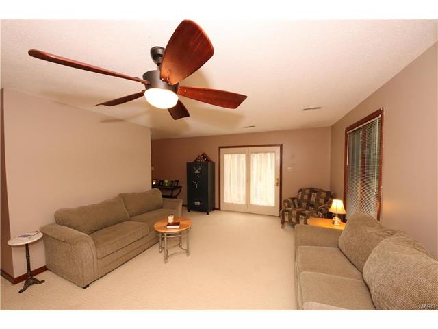 580 Broeker Ln, O'fallon, MO 63366 photo 14