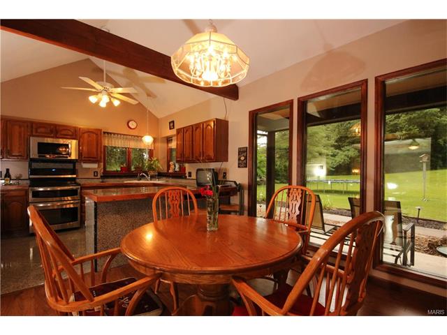 580 Broeker Ln, O'fallon, MO 63366 photo 7