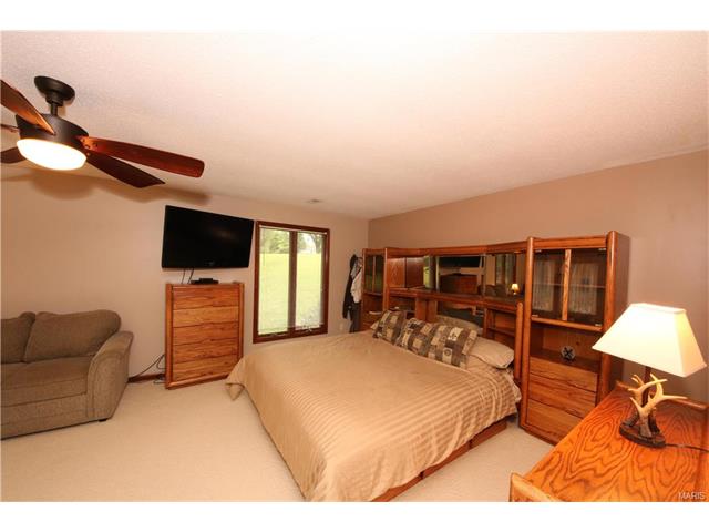 580 Broeker Ln, O'fallon, MO 63366 photo 13