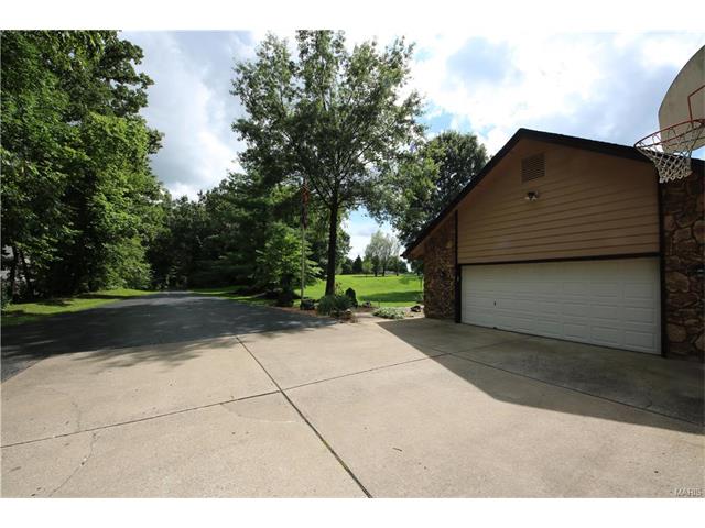 580 Broeker Ln, O'fallon, MO 63366 photo 24
