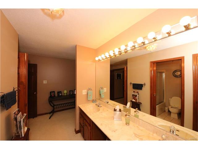 580 Broeker Ln, O'fallon, MO 63366 photo 16