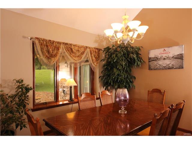 580 Broeker Ln, O'fallon, MO 63366 photo 10