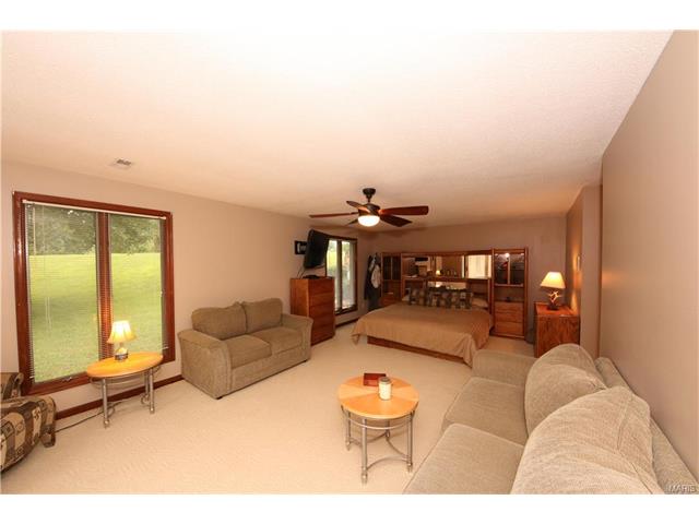 580 Broeker Ln, O'fallon, MO 63366 photo 12