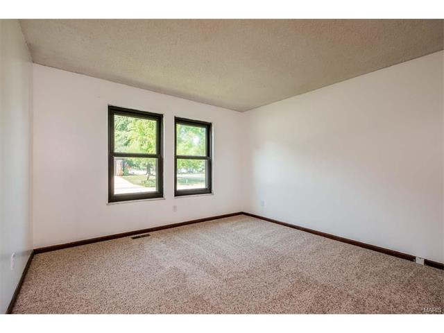  47 Scarsdale Ct, Saint Charles, MO 63303 photo 7