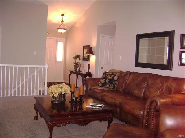 1206 Westrun Dr, Ballwin, MO 63021 photo 3