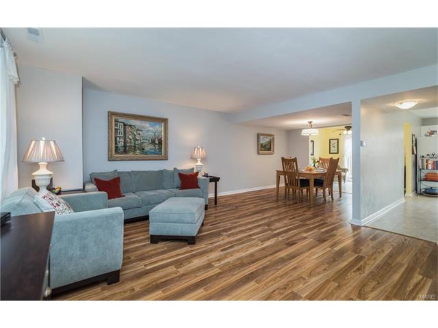 308 Carmel Woods Dr, Ellisville, MO 63021 photo 17