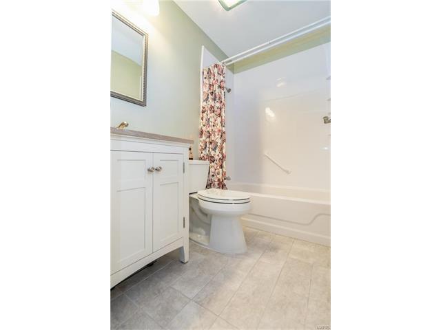 308 Carmel Woods Dr, Ellisville, MO 63021 photo 34