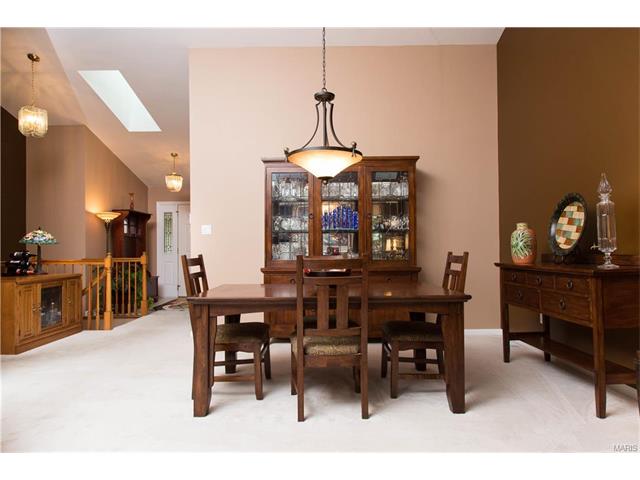 15420 Braefield Dr, Chesterfield, MO 63017 photo 4