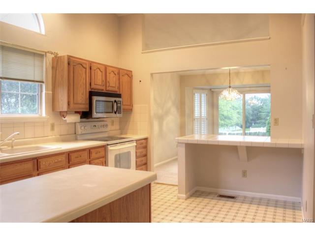976 Kylemore, Ballwin, MO 63021 photo 6