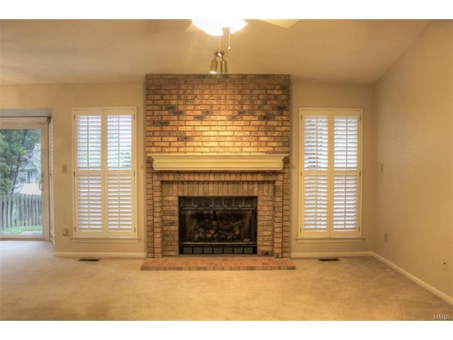 976 Kylemore, Ballwin, MO 63021 photo 5