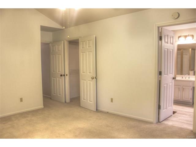 976 Kylemore, Ballwin, MO 63021 photo 12