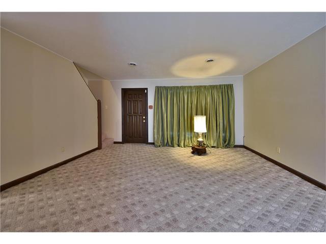 3438 Wright Ave, Saint Ann, MO 63074 photo 2