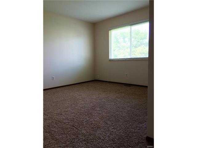 3759 Dax, Bridgeton, MO 63044 photo 5