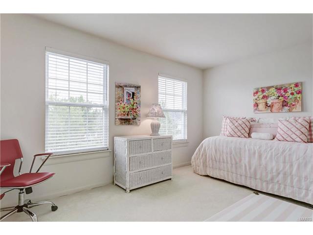 641 Hawk Run Dr, O'fallon, MO 63368 photo 18