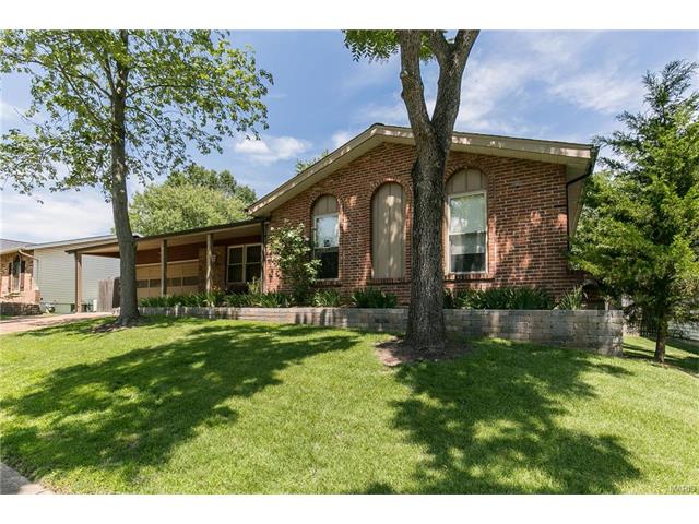 753 Rockridge Dr, Ballwin, MO 63021 photo 3