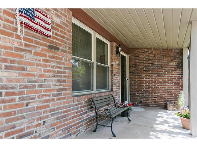753 Rockridge Dr, Ballwin, MO 63021 photo 4