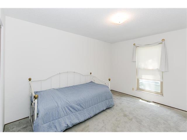 753 Rockridge Dr, Ballwin, MO 63021 photo 36