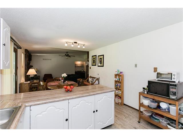 753 Rockridge Dr, Ballwin, MO 63021 photo 11