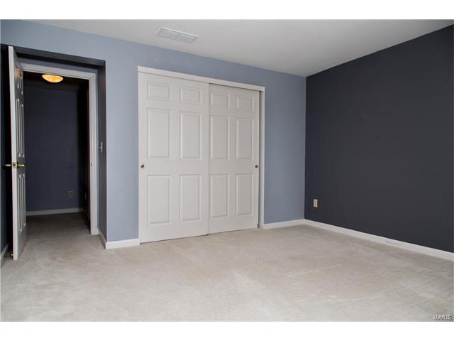 608 Hawk Run Dr, O'fallon, MO 63368 photo 35
