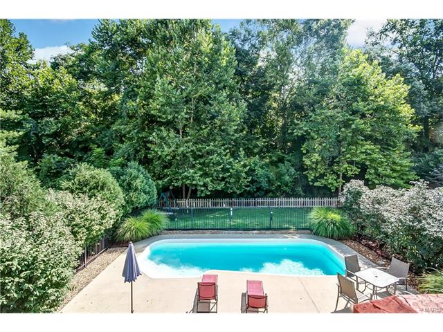 818 Emerald Oaks Ct, Eureka, MO 63025 photo 2
