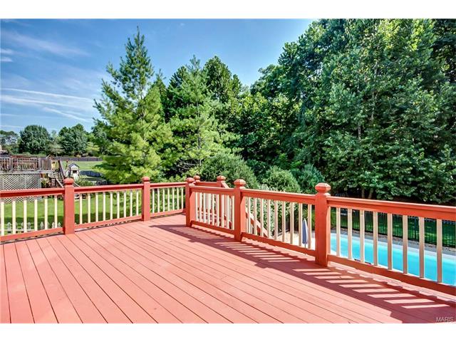 818 Emerald Oaks Ct, Eureka, MO 63025 photo 4