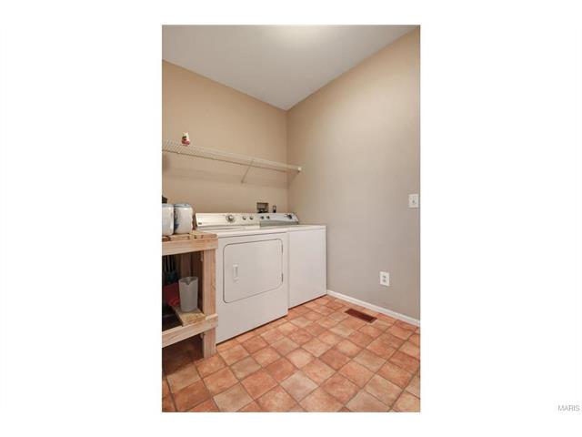 818 Emerald Oaks Ct, Eureka, MO 63025 photo 12