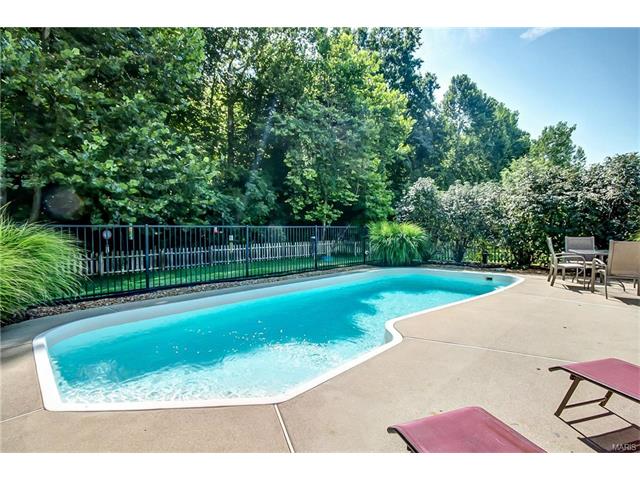818 Emerald Oaks Ct, Eureka, MO 63025 photo 3
