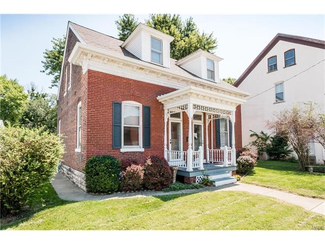 210 S Moore St, Waterloo, IL 62298 photo 2
