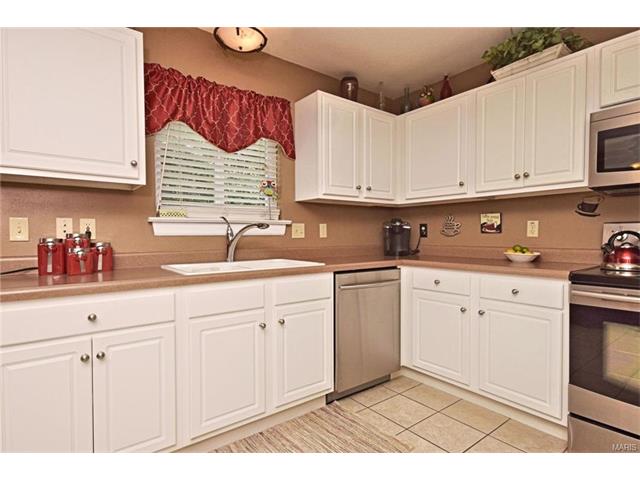 645 Hawk Run Dr, O Fallon, MO 63368 photo 7