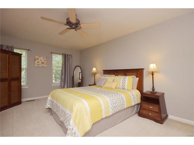 645 Hawk Run Dr, O Fallon, MO 63368 photo 13