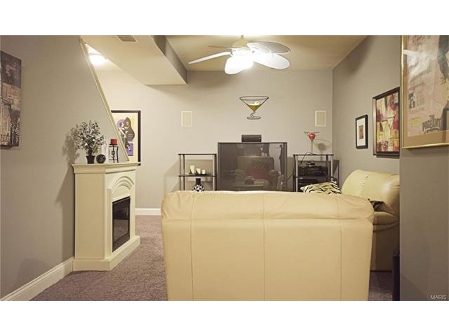 645 Hawk Run Dr, O Fallon, MO 63368 photo 18