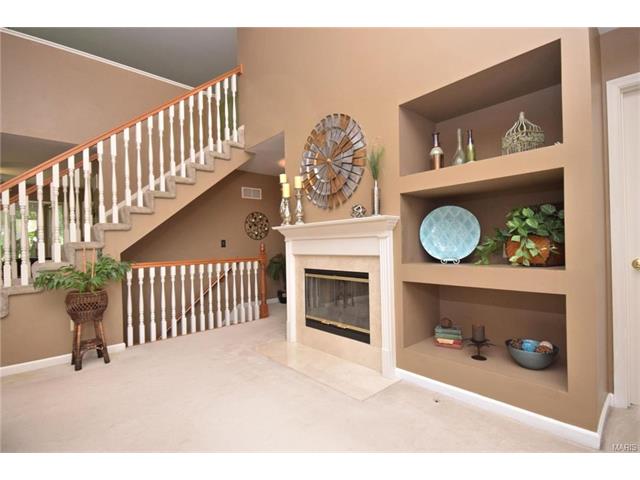 645 Hawk Run Dr, O Fallon, MO 63368 photo 4