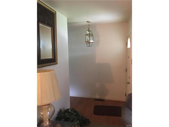 600 Burwick Ter, Ballwin, MO 63021 photo 2