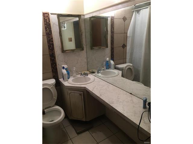 600 Burwick Ter, Ballwin, MO 63021 photo 6