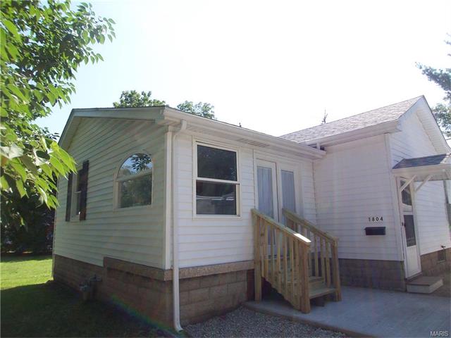 1804 E Belle Ave, Belleville, IL 62221 photo 1