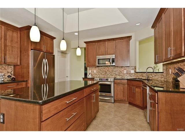 215 Summit Ridge Pl, Weldon Spring, MO 63304 photo 2