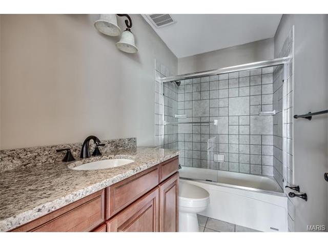 511 Holshire Way, Ballwin, MO 63011 photo 32