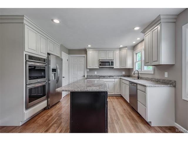 511 Holshire Way, Ballwin, MO 63011 photo 6