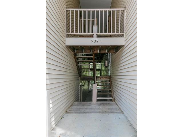 709 Ridgeside Dr #K, Ballwin, MO 63021 photo 2