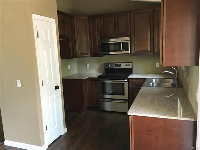 15 Lowell Ct, O'fallon, MO 63368 photo 2