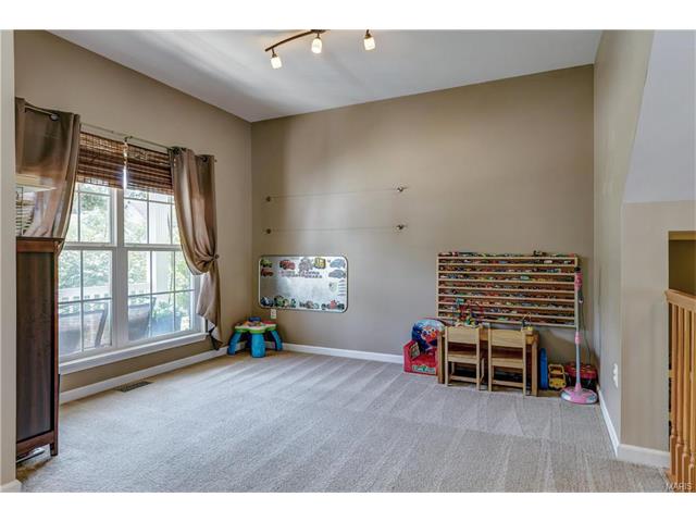 239 Spring Borough Dr, O'fallon, MO 63368 photo 5