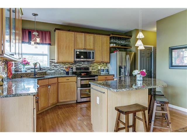 239 Spring Borough Dr, O'fallon, MO 63368 photo 14