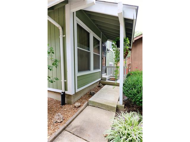 402 Far Hill Dr, Ballwin, MO 63021 photo 3